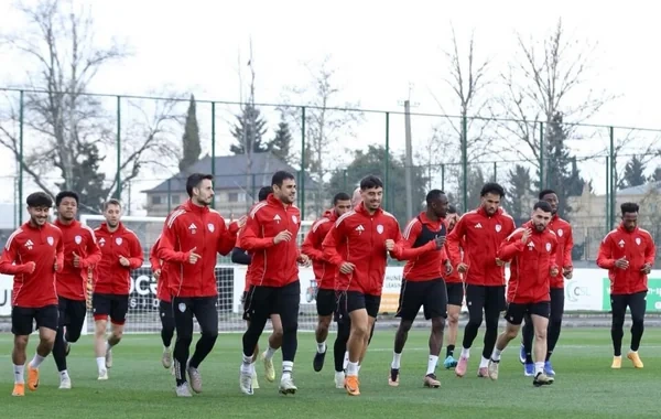 Kurban Berdıyevin istəmədiyi futbolçu Rəşad Sadıqovun yanına gedir?