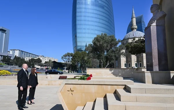 Faşizm üzərində Qələbə uğrunda mübarizədə həlak olan Azərbaycan övladlarının xatirəsi ehtiramla anılıb - FOTO