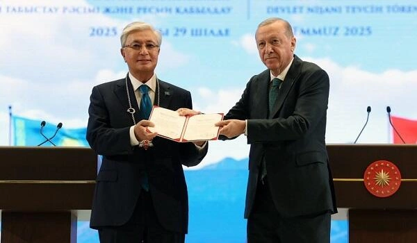 Qazaxıstanda Ərdoğana dövlət ordeni verildi