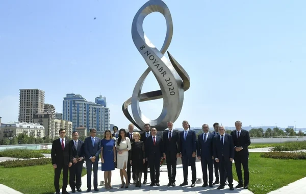 Slovakiya Milli Şurasının sədri Zəfər parkını ziyarət edib