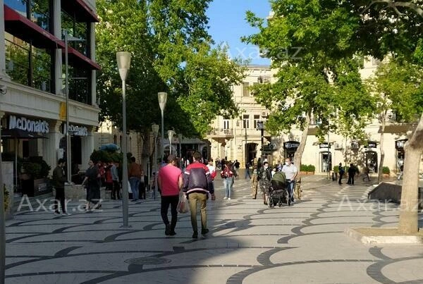 Bakının mərkəzində qeyri-adi işarə... - Foto