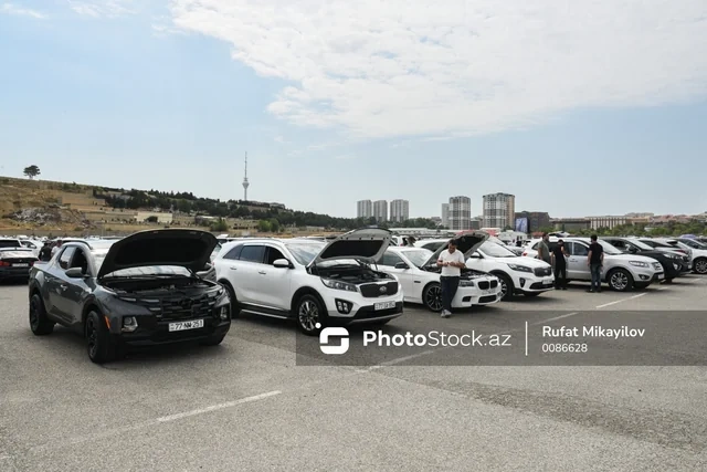 Avtomobil bazarında "qiymət müharibəsi": Maşınlar mayasından ucuz satılır? - ARAŞDIRMA - FOTO