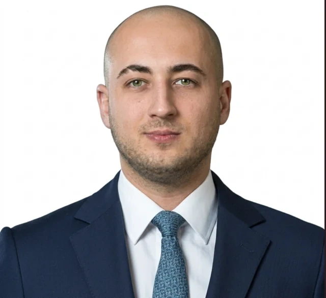 Nazir aparat rəhbəri və müşavir təyin etdi - FOTO