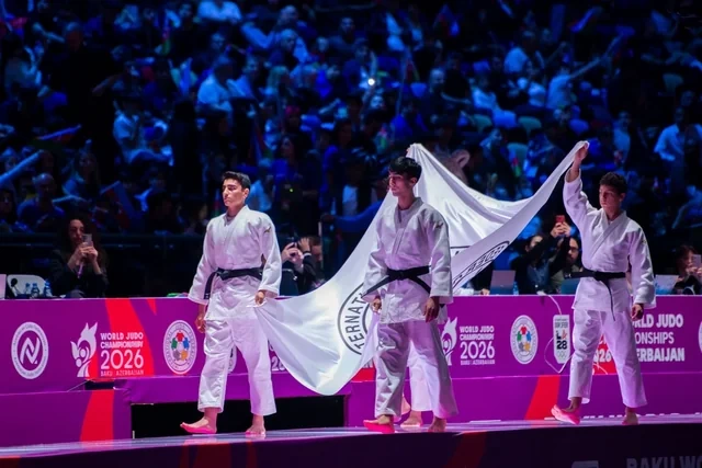 Cüdo üzrə dünya çempionatının bayrağı Qazaxıstana təhvil verilib - Foto