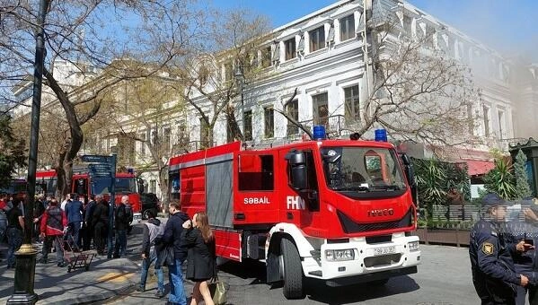 "Qızıl qaya" kafesi tamamilə yandı
