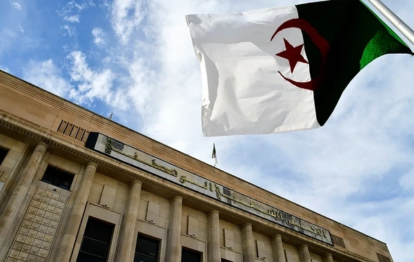 Əlcəzair parlamenti fransız müstəmləkəçiliyini cinayət kimi tanıdı
