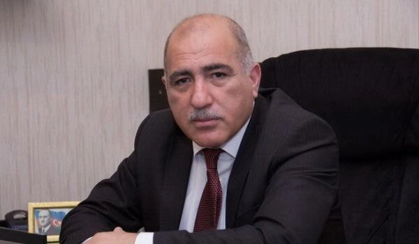 Pənah Hüseyn partiya sədrliyindən istefa verdi