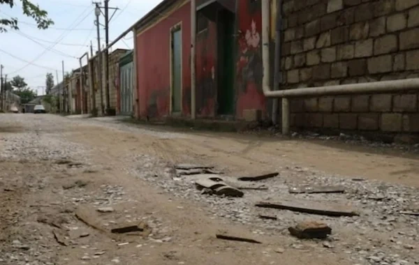 Biləcəridə yol xaosu: "Heç kim bura ikinci dəfə gəlmək istəmir" - VİDEO