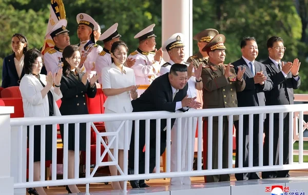 Kim Çen In qızı ilə bərabər görüntüləndi - FOTO