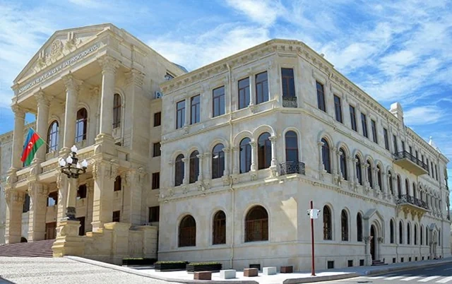 Azərbaycan beynəlxalq axtarışda olan iki nəfəri Özbəkistana ekstradisiya edib