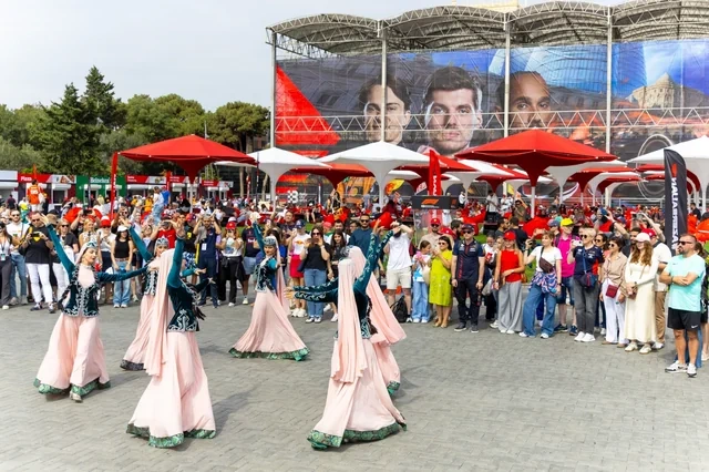 Bakıda "Formula-1" həyəcanı: Trekdən kənarda azarkeşləri nələr gözləyir? - FOTO