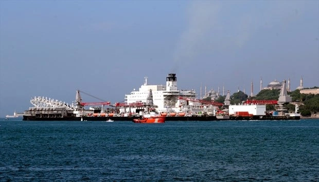 Rusiyadan gələn tanker İstanbul boğazını bağladı
