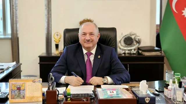 İcra başçısı keçmiş zavod rəhbərini özünə sürücü təyin etdi - ÖZƏL