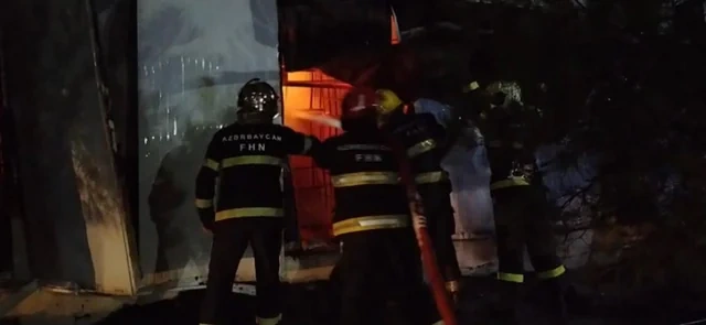Bakıda güclü YANĞIN: Hadisə yerindən GÖRÜNTÜLƏR - FOTO - VİDEO