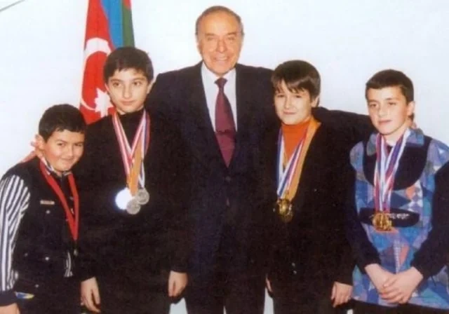 Heydər Əliyev və Azərbaycan idmanı: Dağıntıdan dirçəlişə - FOTO