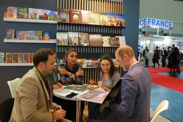 Frankfurt sərgisi çərçivəsində Azərbaycanın nəşriyyat təmsilçilərinin işgüzar görüşləri təşkil olunub - Foto