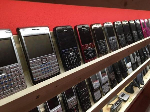 80 manatlıq telefona 100 manat rüsum... – Ekspert