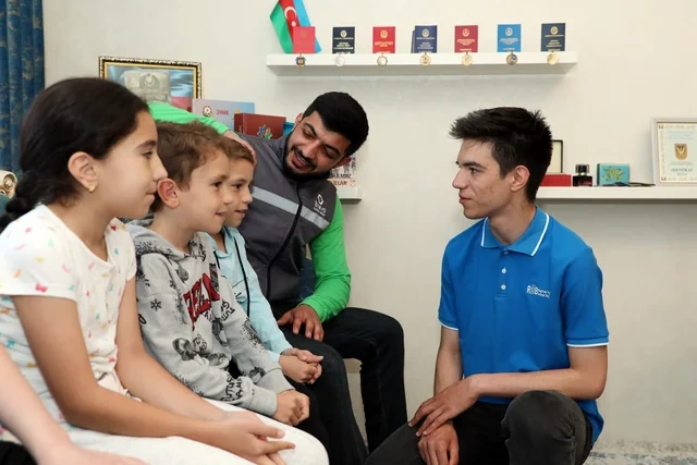 "PAŞA Holding" Qurban Bayramı münasibətilə şəhid övladlarına bayram sovqatları çatdırır