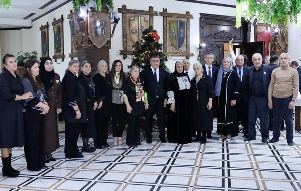 Xətai rayonunda 31 Dekabr - Dünya Azərbaycanlılarının Həmrəyliyi Günü və Yeni il münasibətilə tədbir keçirilib