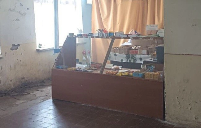 Şagirdlər, görün, necə bufetlərdə qidalanır - Foto