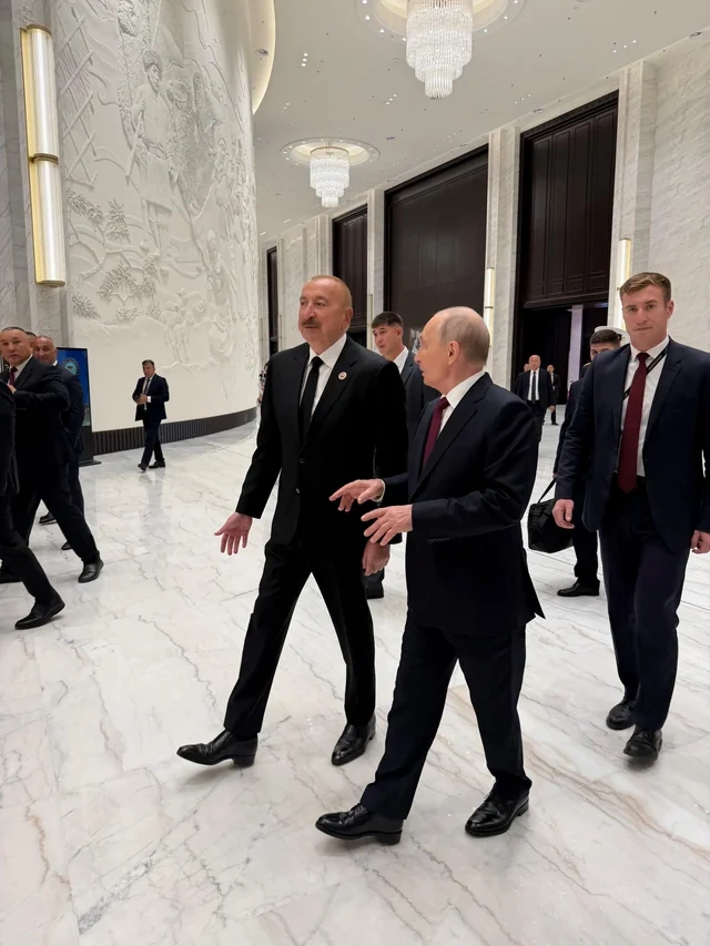 İlham Əliyev Bişkekdə Vladimir Putin ilə söhbət etdi - FOTO