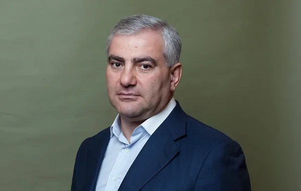 Ermənistanda mitinqə gəlməyə görə pul paylayanlar tutuldular