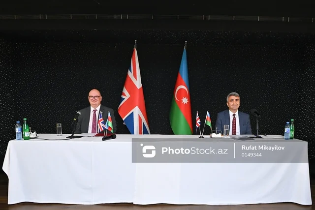 Böyük Britaniya səfiri: "Azərbaycan vacib iqtisadi tərəfdaşımızdır"
