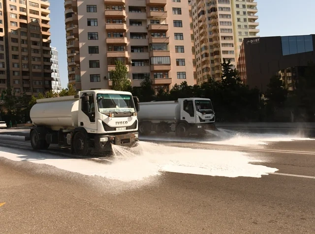 Bu gün paytaxtın 544 küçəsi yuyuldu - FOTO