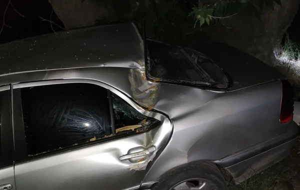 Qusarda "Mercedes" dərəyə aşıb, 5 nəfər yaralanıb