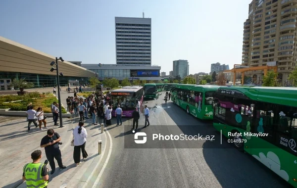 Xətlərin ayrılmasından sonra "28 May"ın qarşısında son vəziyyət - FOTOREPORTAJ
