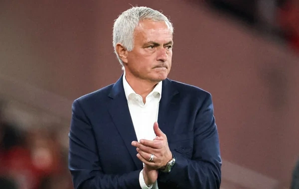 "Real Madrid" Mourinyonu rəsmən baş məşqçi təyin etdi