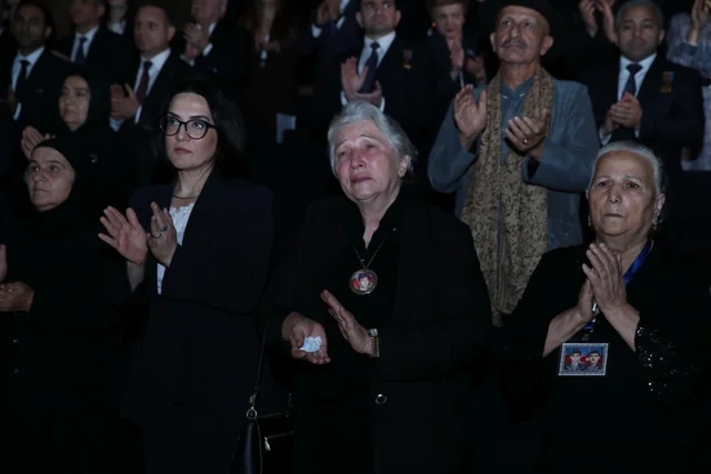 "44" bədii filminin premyerası baş tutub: Arzu Əliyeva və Alyona Əliyeva təqdimatda iştirak ediblər - Foto