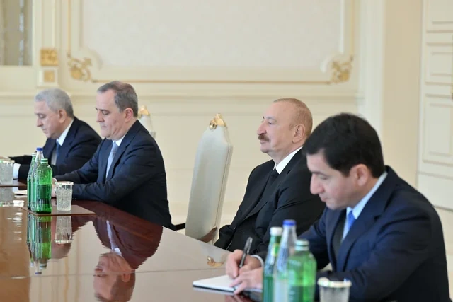 İlham Əliyev İordaniya baş nazirinin müavinini qəbul edib - FOTO