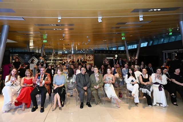 Azərbaycan Milli Xalça Muzeyində "Zamanın naxışları" moda nümayişi təşkil olunub - FOTO