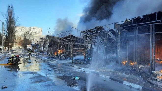 Rusiya Sumda bazarı dronla vurdu: 10 nəfər...