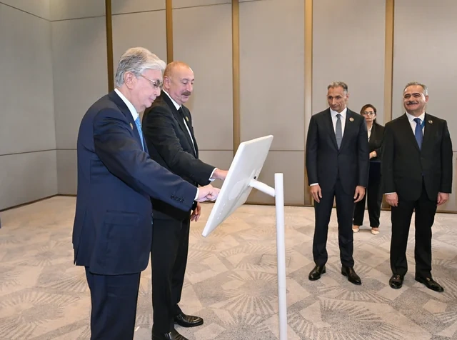 Azərbaycan və Qazaxıstan prezidentləri Trans-Xəzər Fiber-Optik Kabel Xəttinin açılışını ediblər - Foto