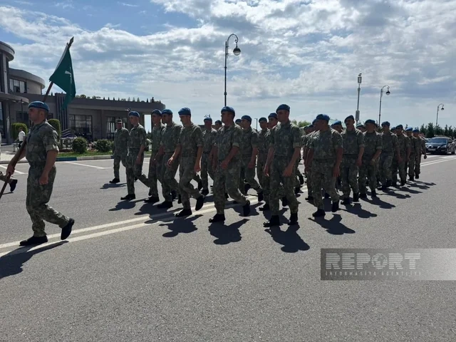 Naxçıvan, Gəncə və Sumqayıtda Azərbaycan Ordusunun 108 illiyi münasibətilə hərbi yürüşlər keçirilir - FOTO