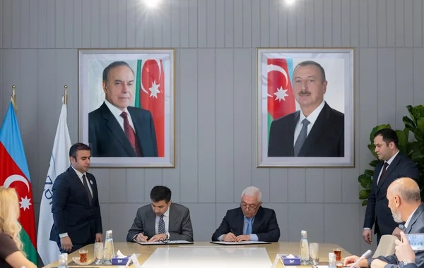 WUF13 çərçivəsində yaşıl enerji təminatı üzrə "AzərEnerji" ilə memorandum imzalanıb