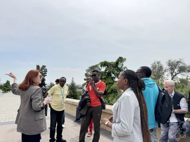 Bakıda WUF13 çərçivəsində xarici media nümayəndələri üçün şəhər turu təşkil olunub - FOTO