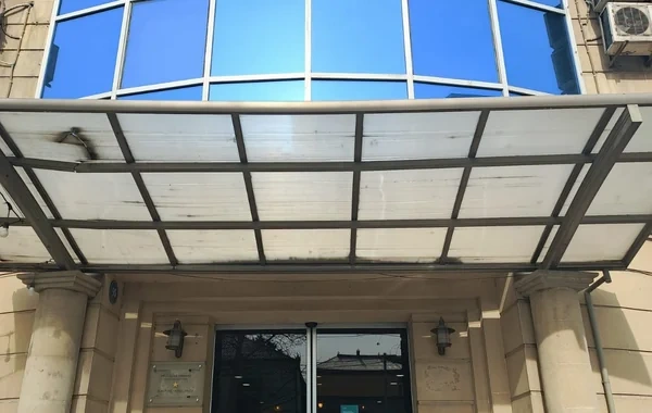 Bakıda məşhur hotel hərrac yolu ilə satışa çıxarılır - FOTO