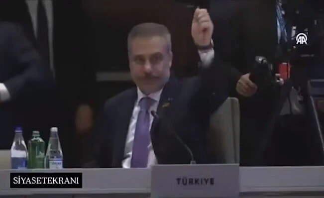 Fidanın Bakıdakı bu əl hərəkəti Türkiyəni qarışdırdı - Video