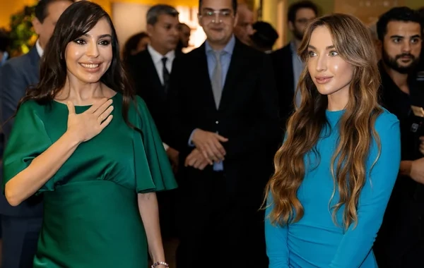 Alyona Əliyeva "Baku Art Weekend" sərgi festivalından paylaşım edib - Foto