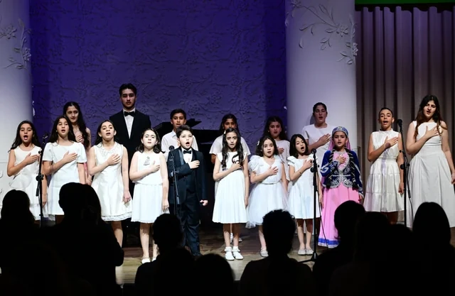 Leyla Əliyeva və Alyona Əliyeva Müstəqillik Gününə həsr olunmuş konserti izləyiblər - FOTO