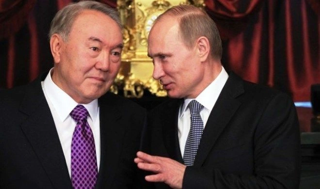 Putin Nazarbayevlə görüşdü