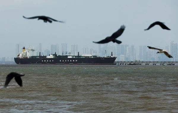 İrana məxsus onlarla tanker ABŞ-nin blokadasını yararaq Hörmüzdən keçib
