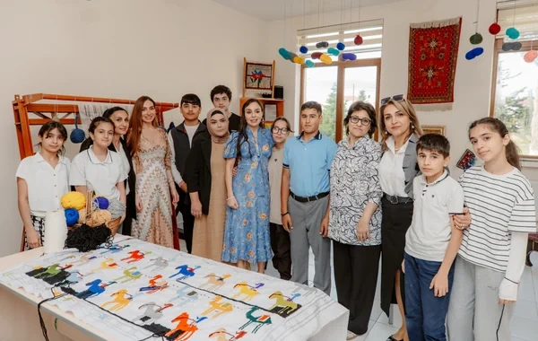 Leyla Əliyeva və Arzu Əliyeva inteqrasiya təlimli internat tipli ümumtəhsil məktəbində olublar - FOTO