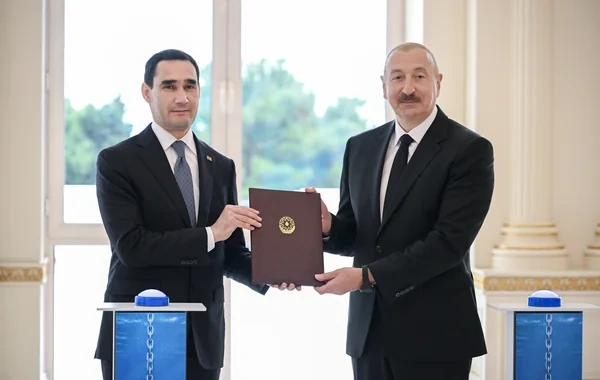 Azərbaycan Türkmənistana tanker hədiyyə edib - FOTO