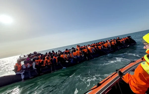Böyük Britaniyaya gedən miqrantların sayında rekord qeydə alındı