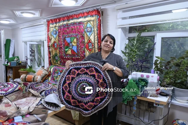 Kiçik parçalardan düzəldilən böyük əsərlər - Qurama sənətinin sirləri - FOTOREPORTAJ