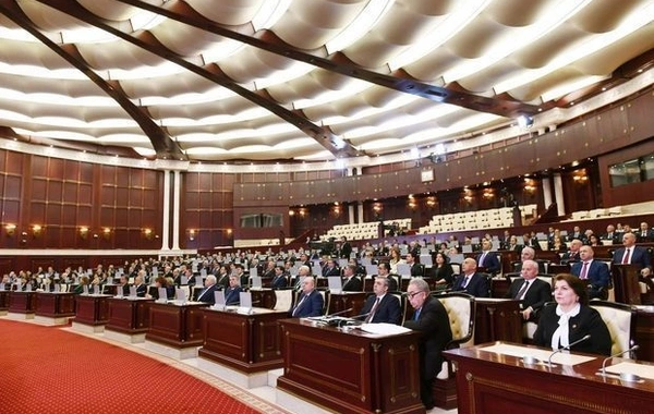Parlamentdə siyasi partiyaların mövcud durumu ilə bağlı ictimai müzakirə keçiriləcək